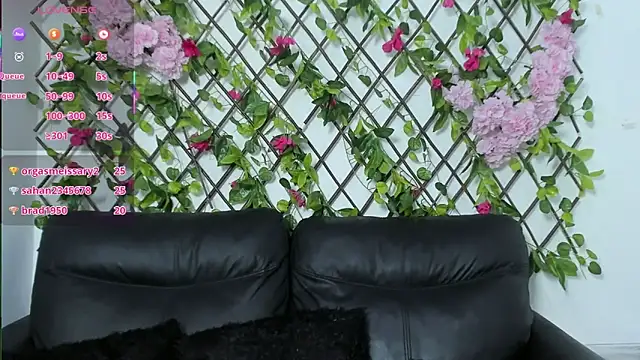 merlyna_goldens's cam snapshot