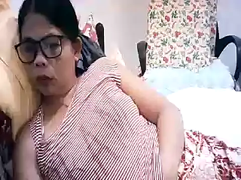 pinay_milfxx's cam snapshot