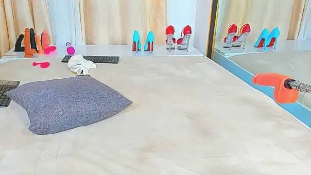 Yummy_squirter live sex cam