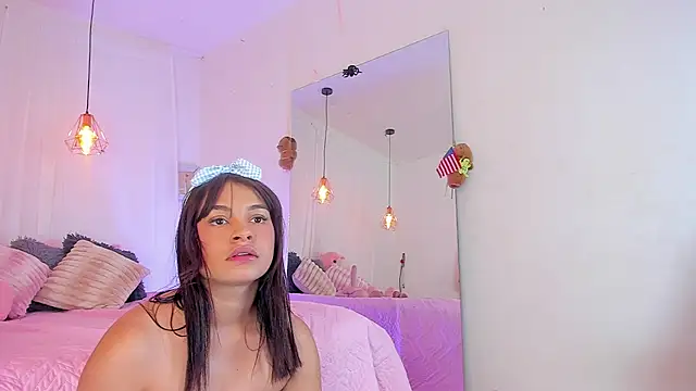 Lori_Evanss's cam snapshot