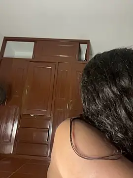 CurlyGirl_1's cam snapshot