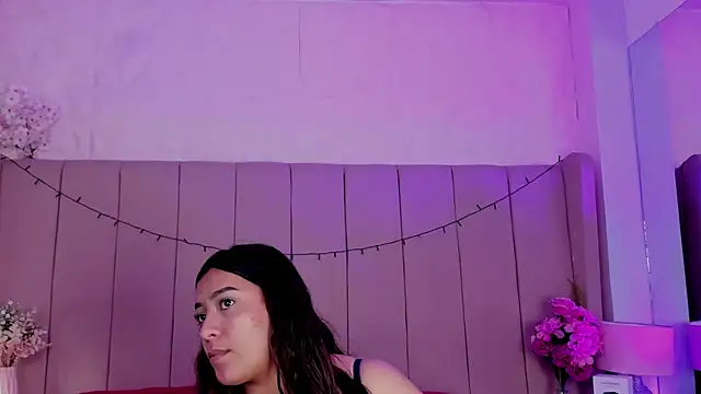 MollyBigBoobs12's cam snapshot