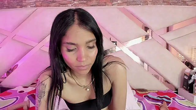 sophie_pariss's cam snapshot