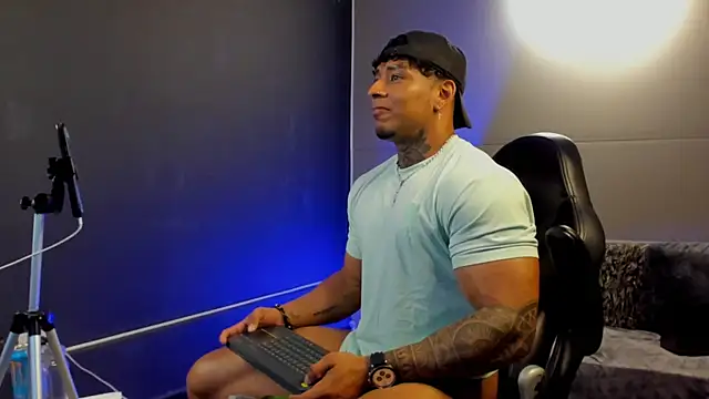 bradley_smith's cam snapshot