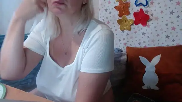 QueenLana's cam snapshot