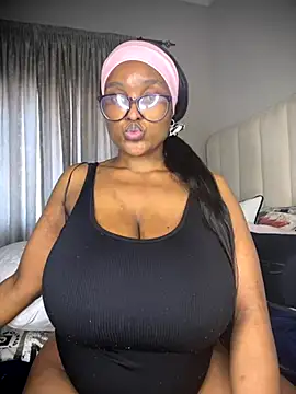 Bustygoddess32 live sex cam