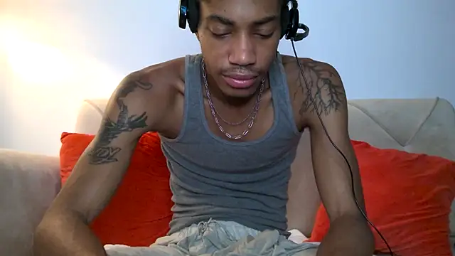 BlackBullTitus live sex cam