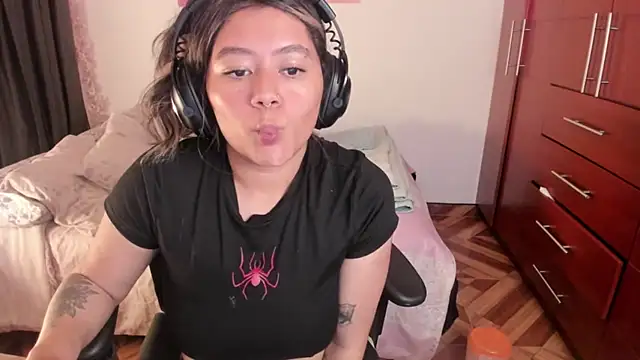 StephaniFox's cam snapshot