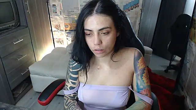 i_am_nina_'s cam snapshot