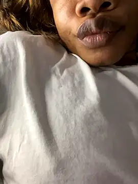 _yisela_'s cam snapshot