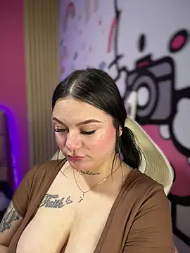 Megaan__More's cam snapshot