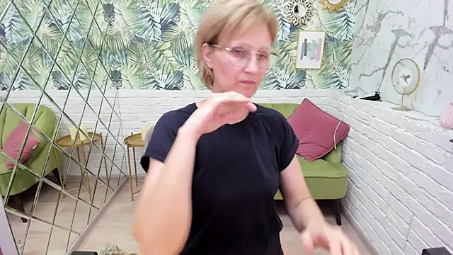 Paris_Cherry's cam snapshot