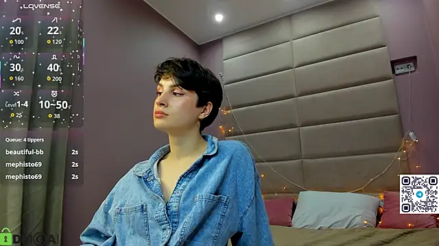 Adeline_Perle's cam snapshot