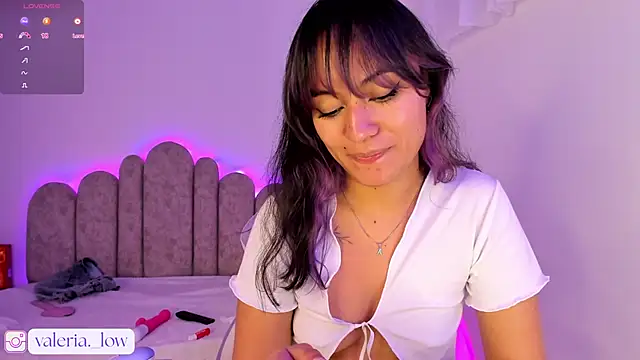 nahia_low's cam snapshot