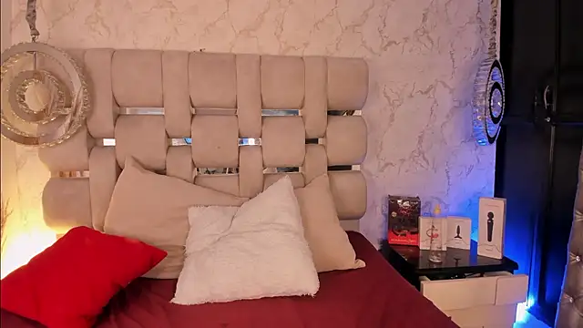 laura_bassi's cam snapshot