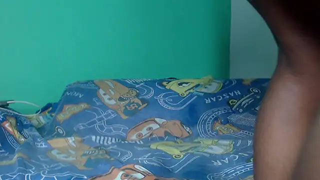 avaleri_cherry's cam snapshot