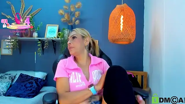 yessila_parker's cam snapshot