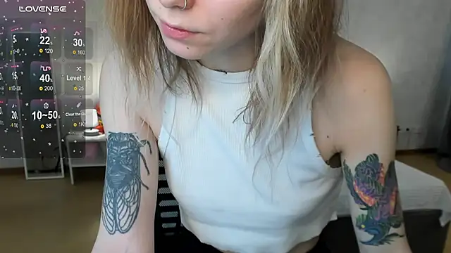 tattoo_art_baby's cam snapshot