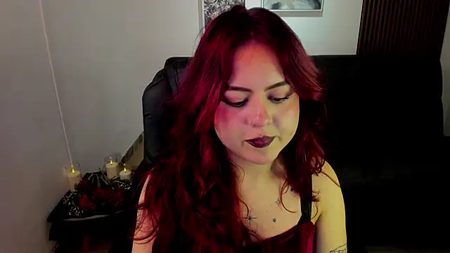 crimson_tati_'s cam snapshot