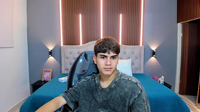 Tommy18__ live sex cam