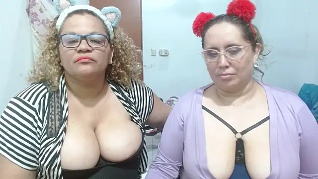 mademooms's cam snapshot