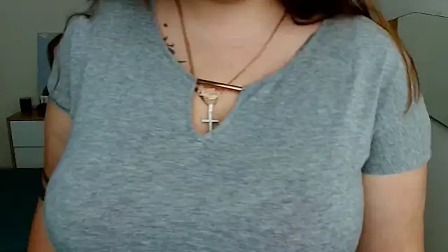 leila_beayte_'s cam snapshot