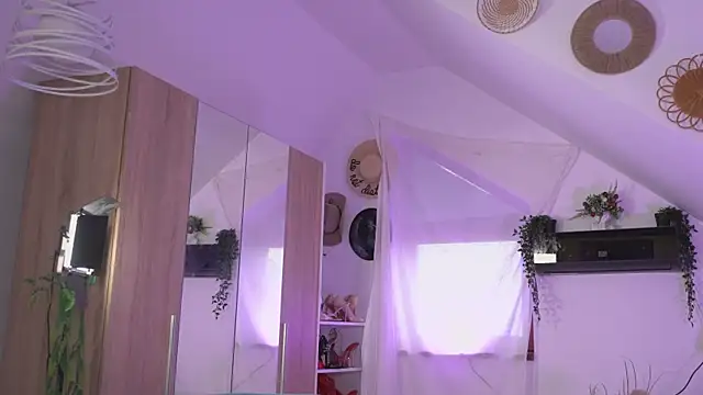 Amaliamour's cam snapshot