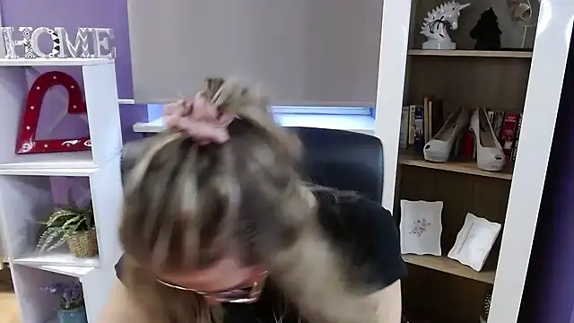 Zoey_Erotic's cam snapshot