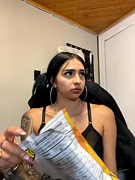 Hilary_pinkk's cam snapshot