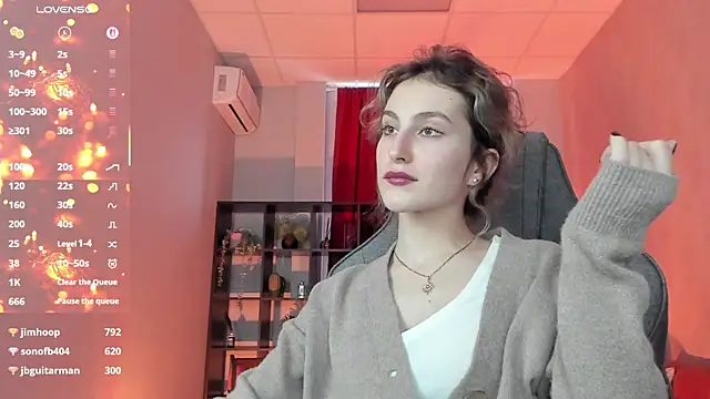 LuxRayi's cam snapshot