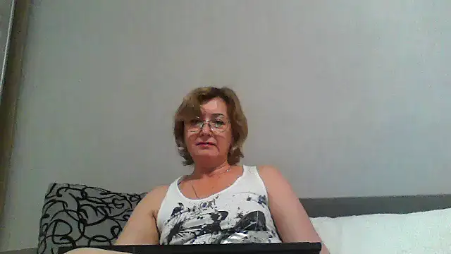 IrynaMolbertx's cam snapshot