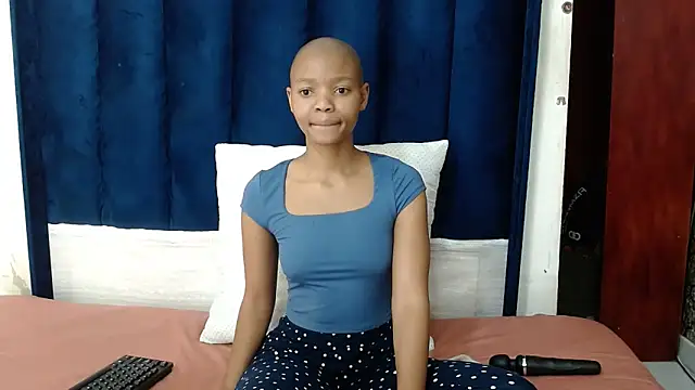 BondiBitch's cam snapshot