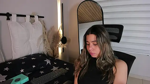 Rachell_criss's cam snapshot