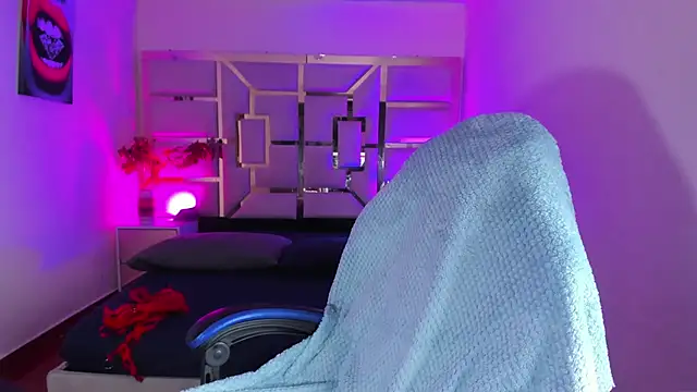 tamara_rouse1's cam snapshot