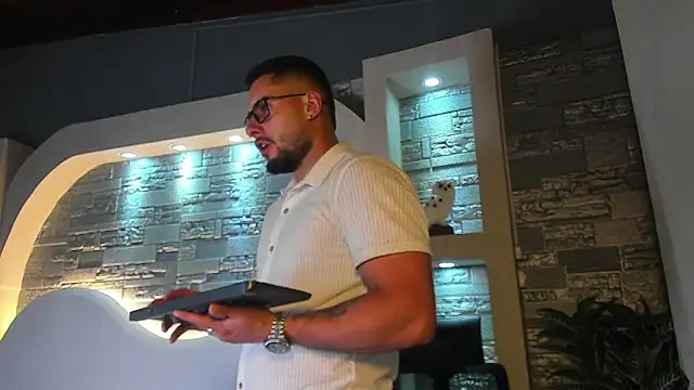 dominic_de_luca's cam snapshot