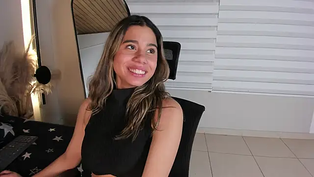 Rachell_criss's cam snapshot