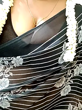 Aishu-tamil09's cam snapshot