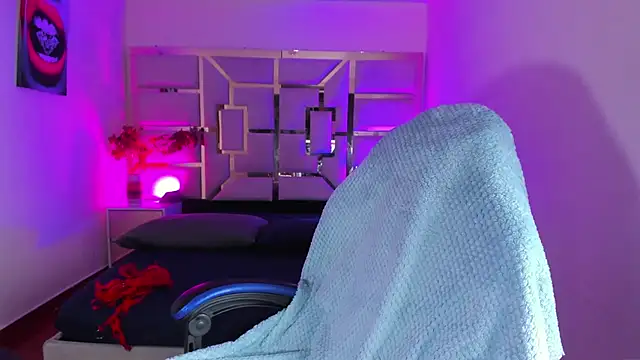 tamara_rouse1's cam snapshot