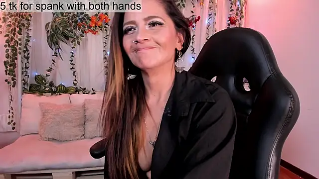 DarkVelvetMistress's cam snapshot