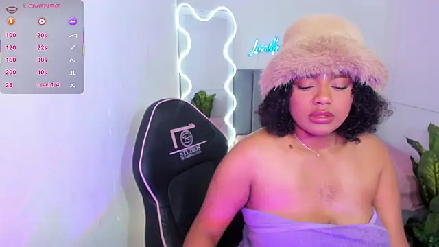 THIANA_TAY live sex cam