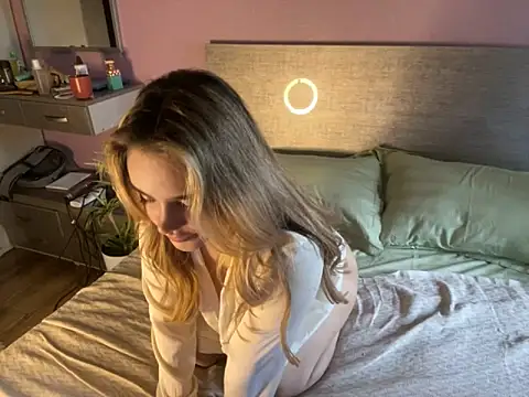 Chloe_Ravens's cam snapshot