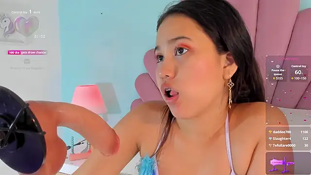 emma_clarke_'s web cam