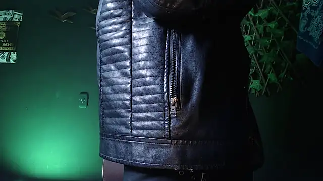 Dicaprioo_'s cam snapshot