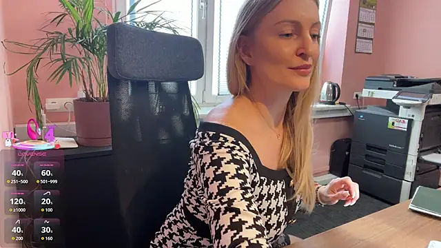 legsLONG's cam snapshot