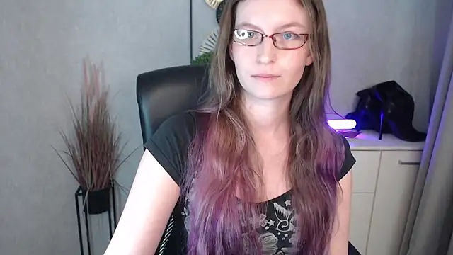 emmaxDelight's cam snapshot