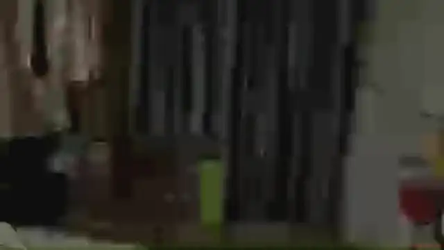 LizParadiz live sex cam