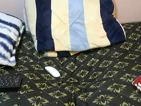 winnie254's cam snapshot