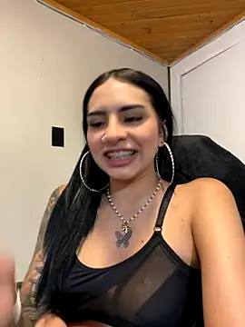 Hilary_pinkk's cam snapshot