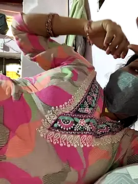 Love-pari077's cam snapshot