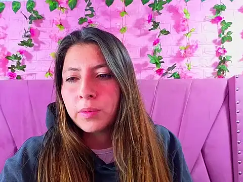 Alyy_Brown's cam snapshot